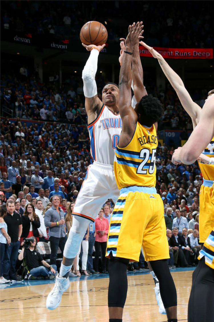 30日季后赛综述:穆雷43+8三分掘金大胜快船 哈利伯顿准绝杀淘汰雄鹿