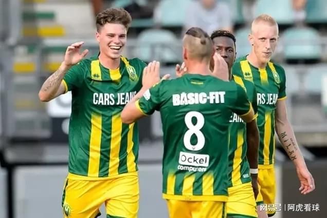 皇马向残奥会100米仰泳冠军道贺,后者是球队一队门将教练的儿子