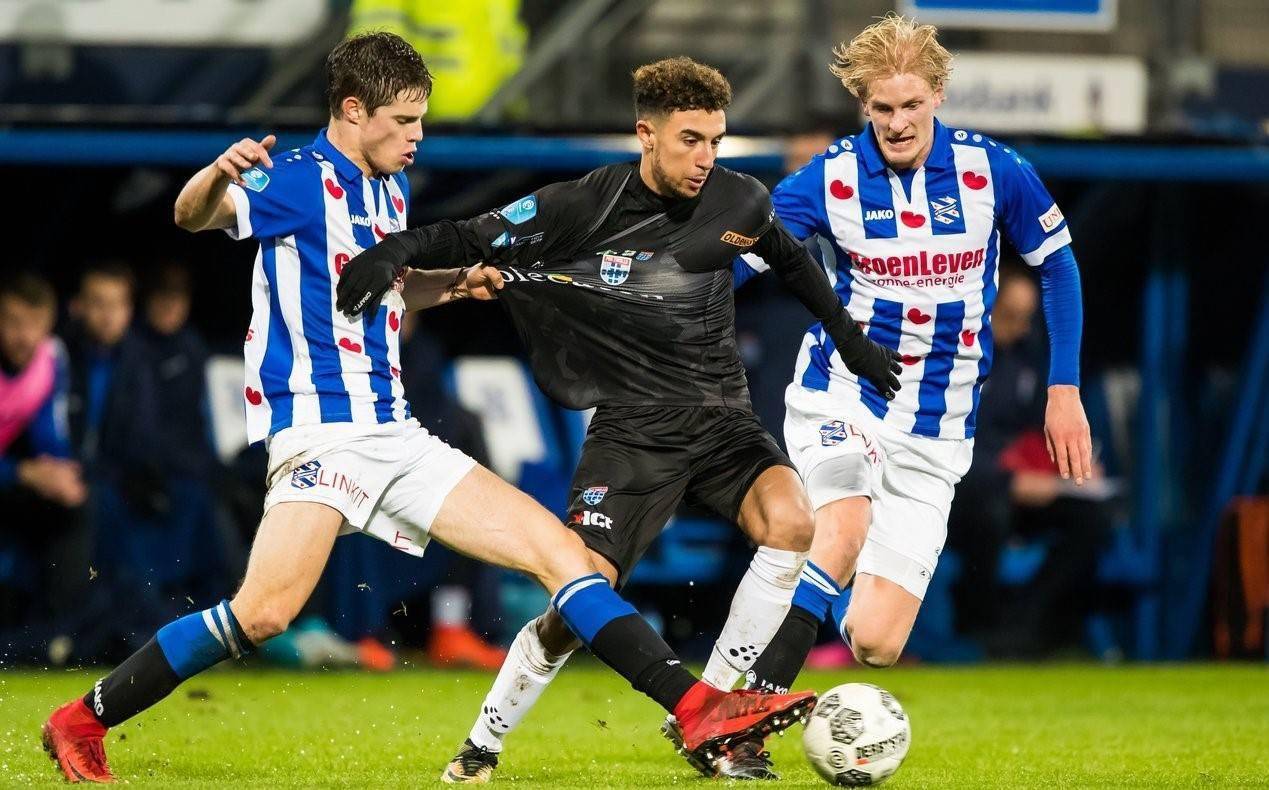 四连败后战加拿大！中国男排能否止颓，球迷呼吁：二传赶紧换吴斋