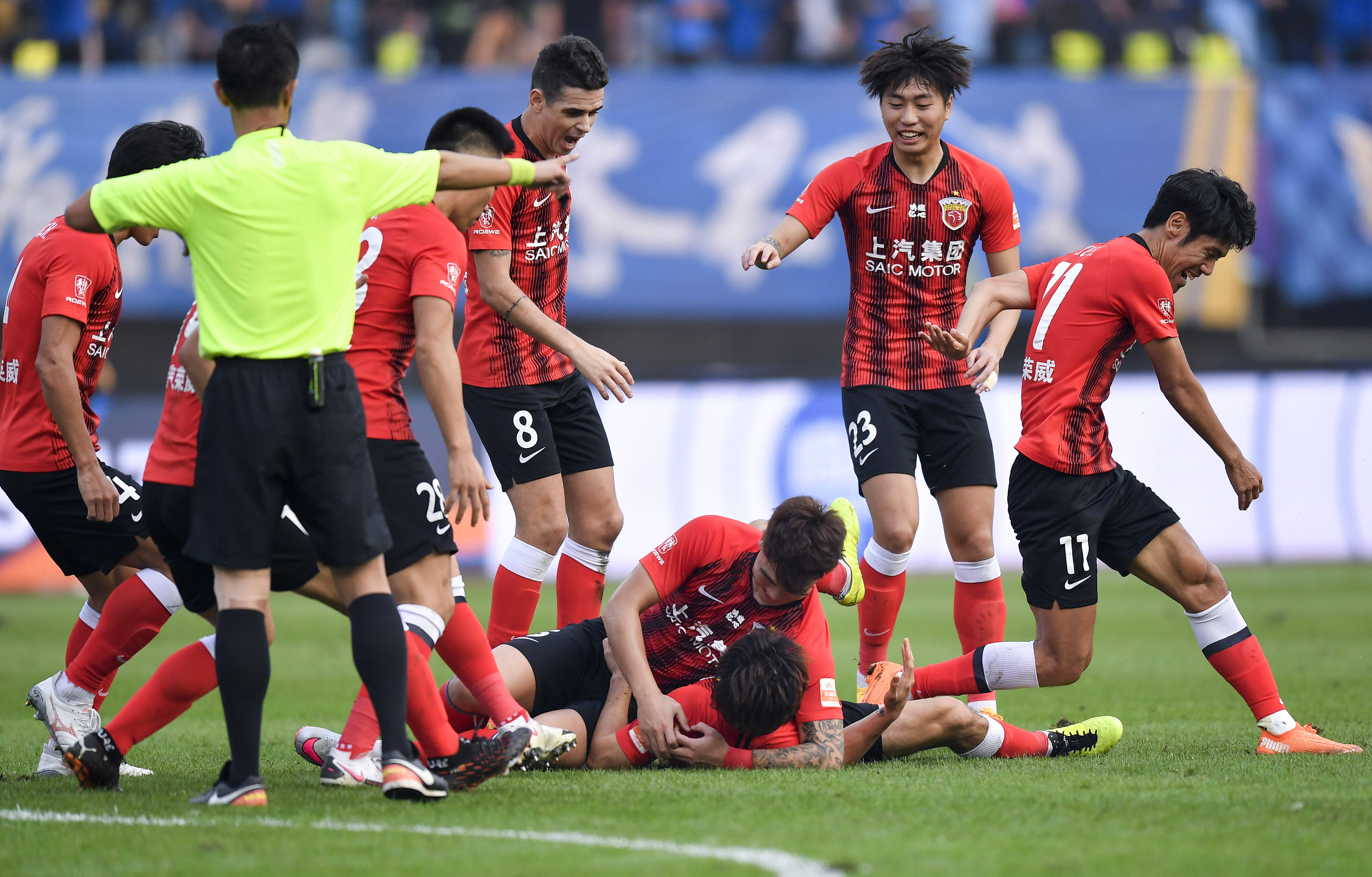 了顽强的拼 了顽强的拼